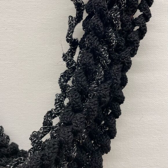 Handmade crochet necklace. One of a kind - Picture 6 of 6